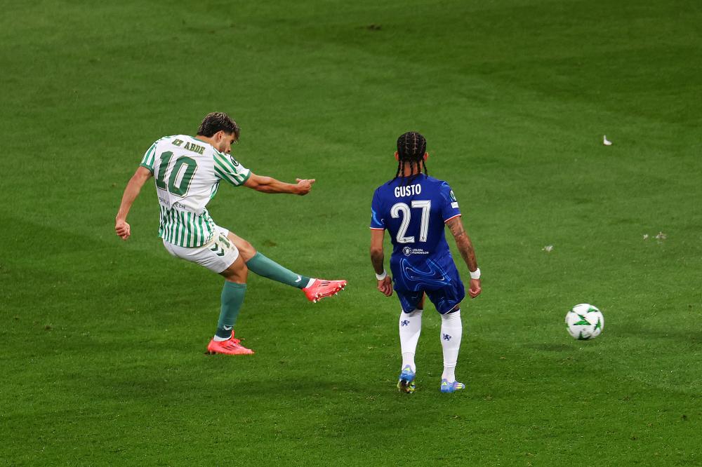 贝蒂斯2-1乌德勒支，米格尔-罗德里格斯中场吊射，阿布德制胜