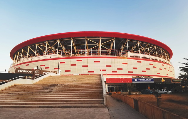 李国旭：结果能够接受，双方各踢了半场好球