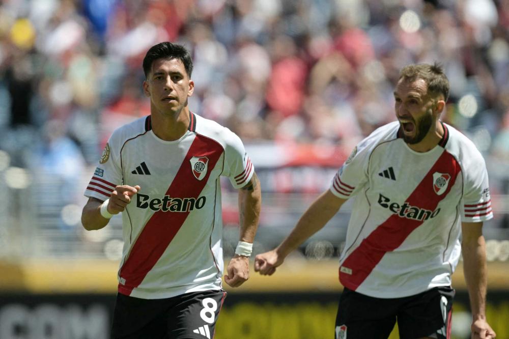 世体：施洛特贝克仍犹豫与多特续约，皇马与巴萨将争夺他