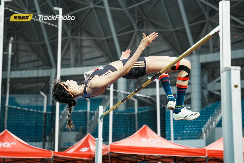 抽象，特朗普晒和C罗踢球的AI生成视频：C罗很聪明也很酷